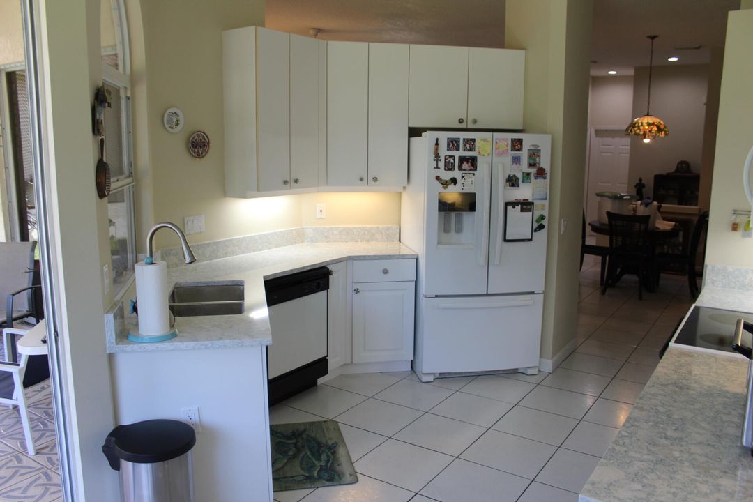 Active With Contract: $347,000 (3 beds, 2 baths, 1675 Square Feet)