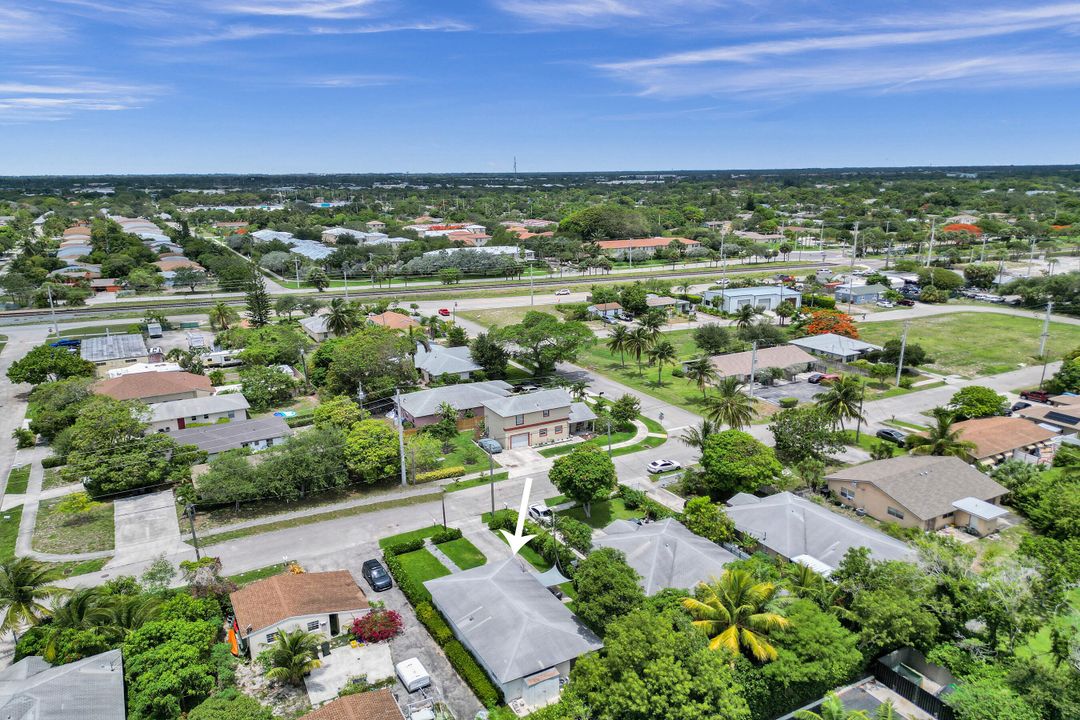 For Sale: $495,000 (3 beds, 2 baths, 1175 Square Feet)