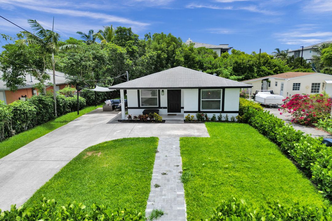 For Sale: $495,000 (3 beds, 2 baths, 1175 Square Feet)