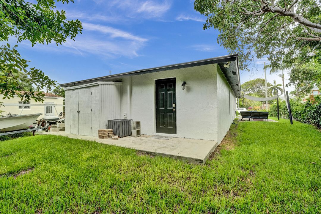 For Sale: $495,000 (3 beds, 2 baths, 1175 Square Feet)