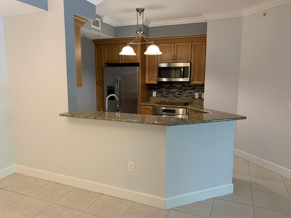 For Sale: $327,500 (2 beds, 2 baths, 1240 Square Feet)