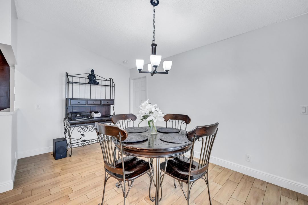Active With Contract: $550,000 (3 beds, 2 baths, 1606 Square Feet)