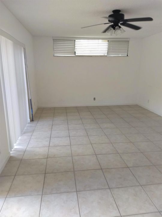 Active With Contract: $2,475 (2 beds, 2 baths, 1302 Square Feet)