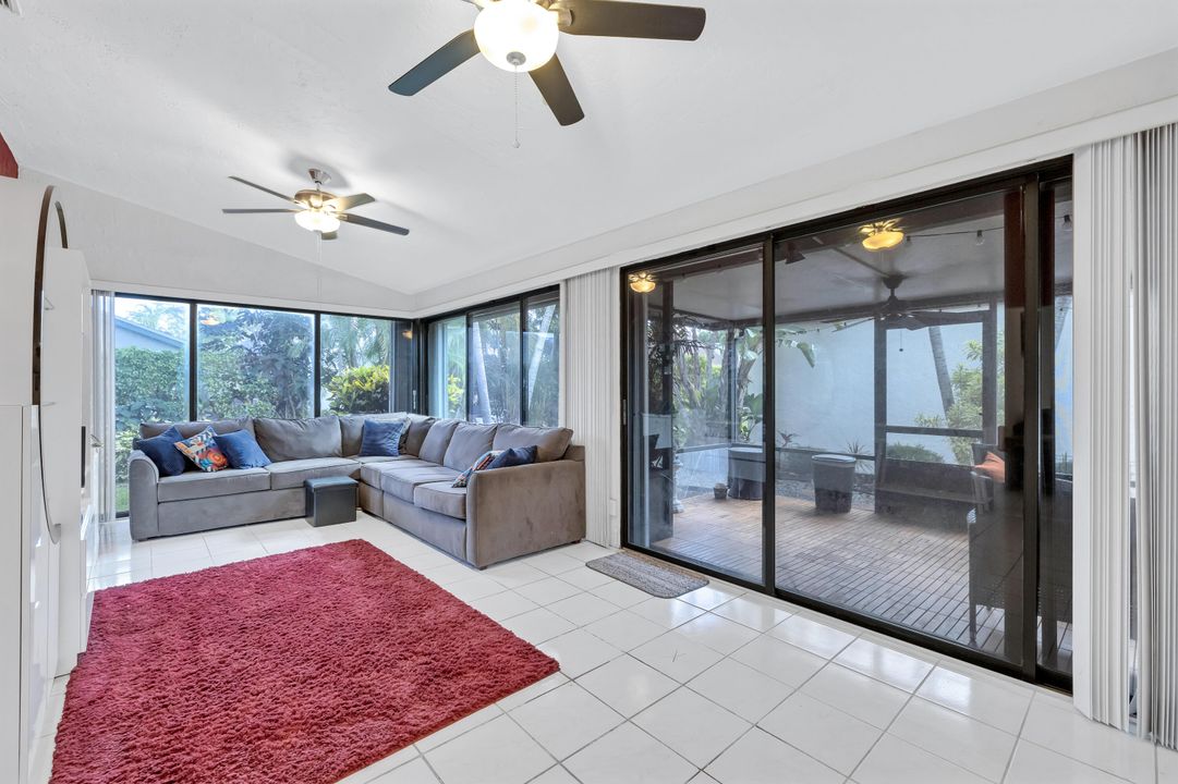 For Sale: $425,000 (2 beds, 2 baths, 1466 Square Feet)