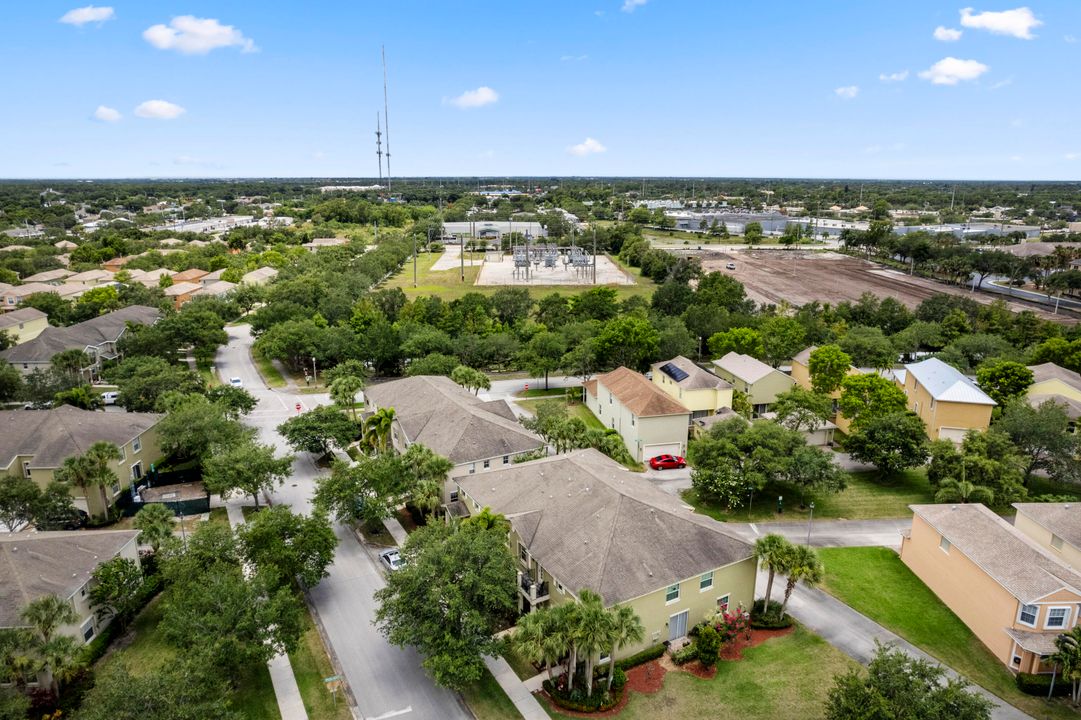 For Sale: $410,000 (3 beds, 2 baths, 1715 Square Feet)