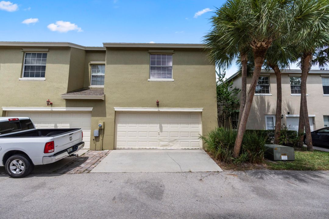 For Sale: $410,000 (3 beds, 2 baths, 1715 Square Feet)