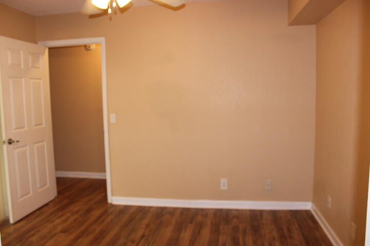 For Sale: $369,000 (2 beds, 2 baths, 1302 Square Feet)