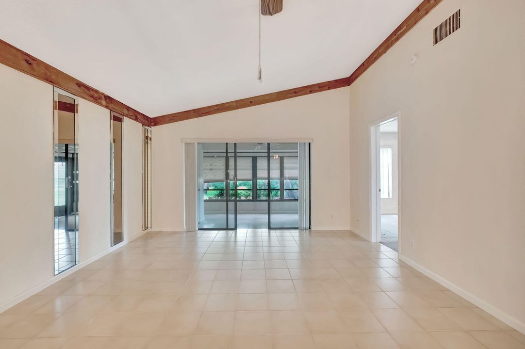 En Venta: $365,000 (3 camas, 2 baños, 1344 Pies cuadrados)