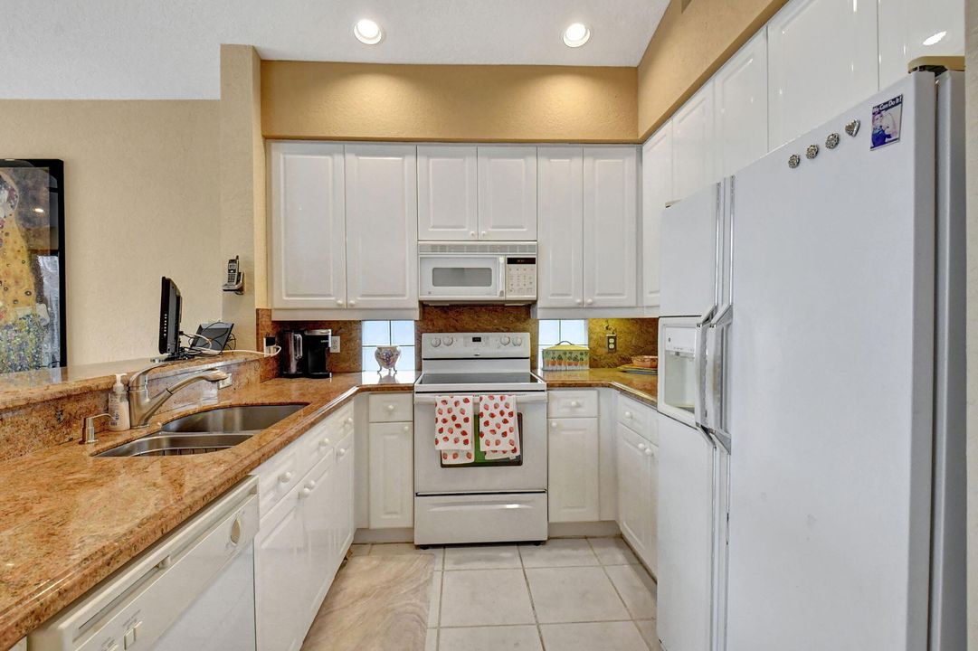 For Sale: $764,900 (4 beds, 2 baths, 2510 Square Feet)