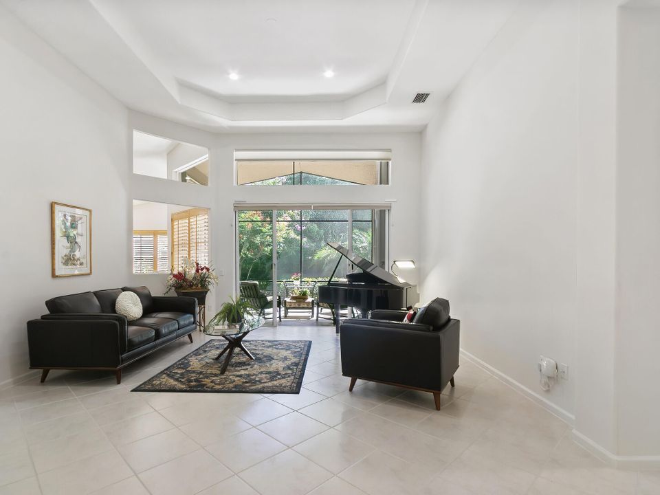 For Sale: $799,000 (4 beds, 2 baths, 2692 Square Feet)