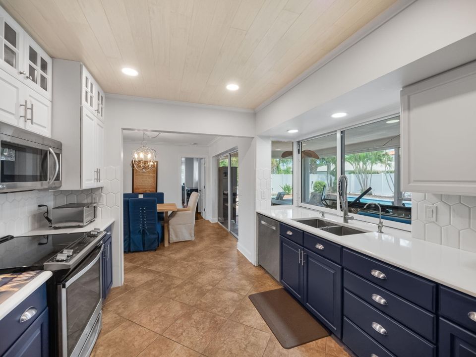 For Sale: $1,348,000 (3 beds, 2 baths, 1918 Square Feet)