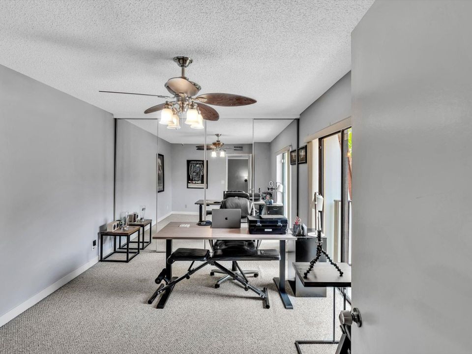 For Sale: $355,000 (2 beds, 2 baths, 1288 Square Feet)