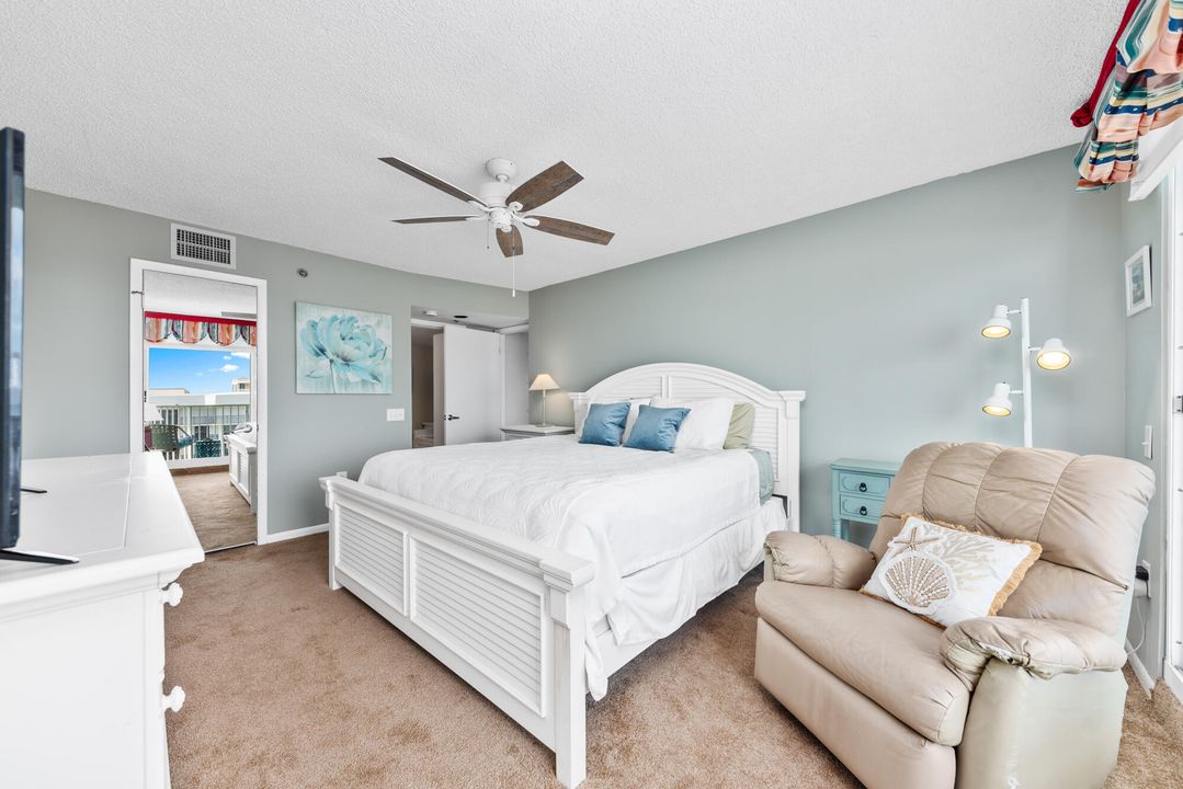 For Sale: $435,000 (2 beds, 2 baths, 1174 Square Feet)