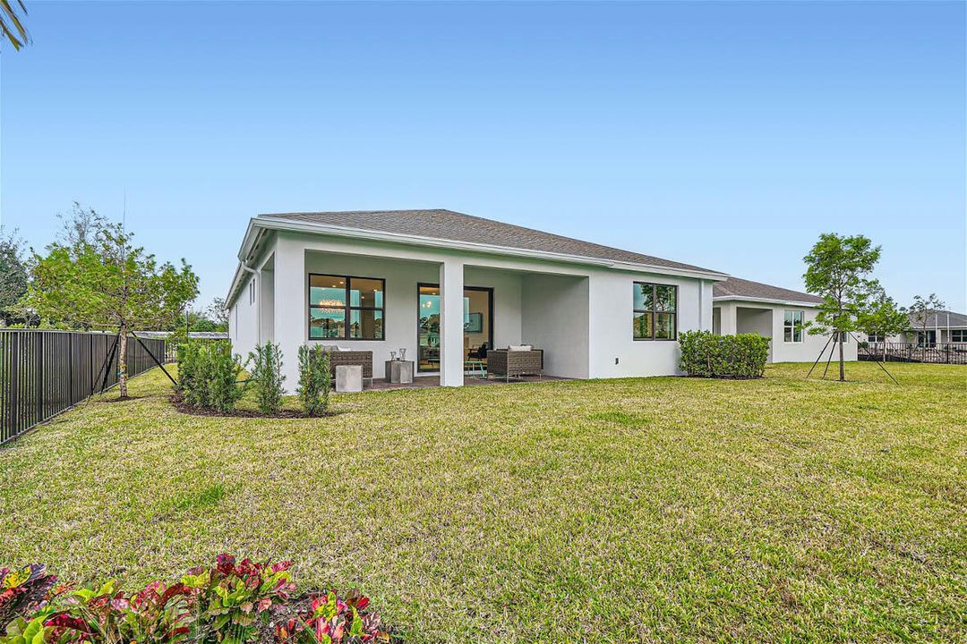 For Sale: $655,000 (4 beds, 2 baths, 2000 Square Feet)