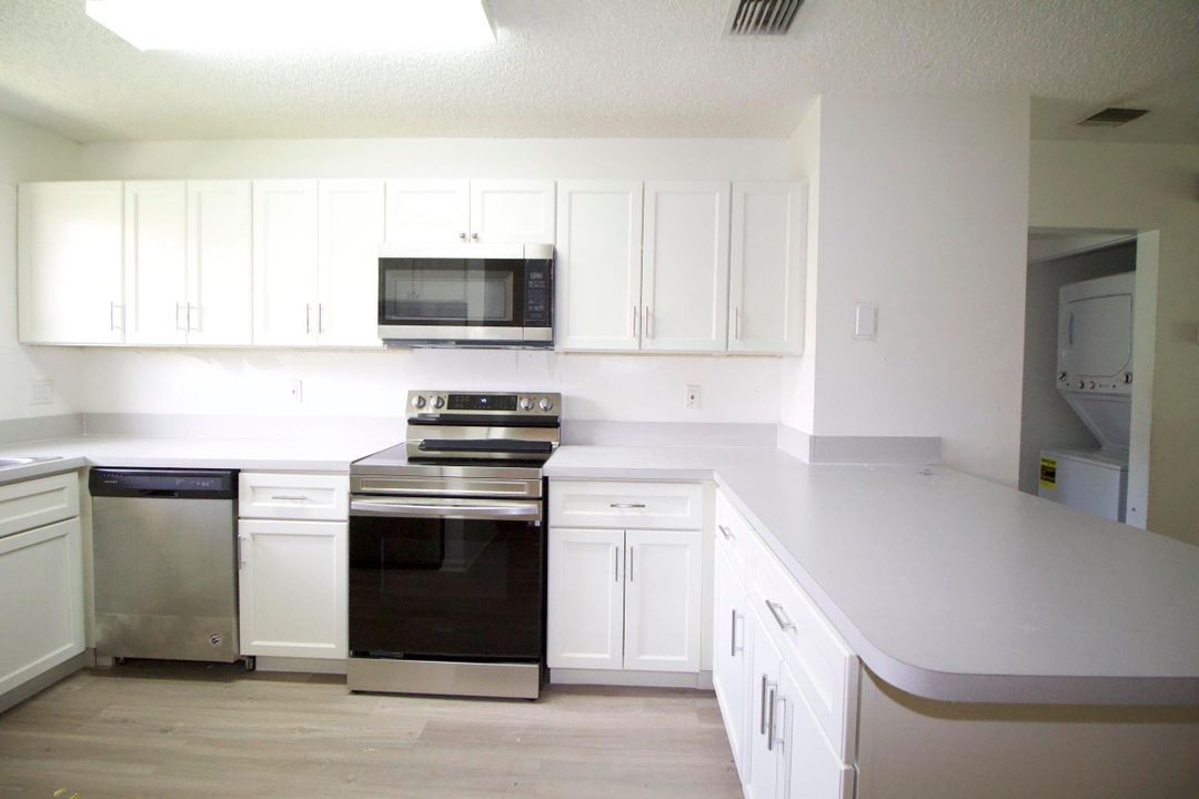 For Rent: $2,200 (2 beds, 2 baths, 1350 Square Feet)
