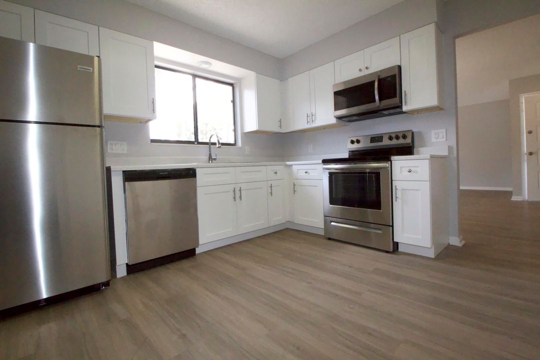 For Rent: $2,250 (2 beds, 2 baths, 1350 Square Feet)