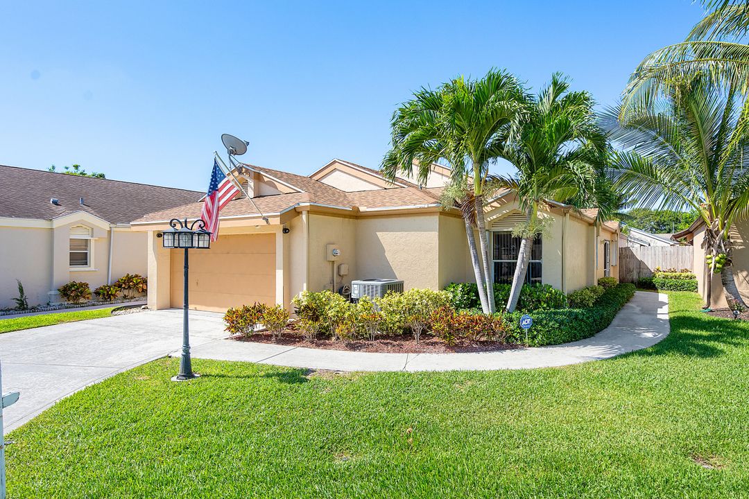 For Sale: $499,999 (3 beds, 2 baths, 1719 Square Feet)