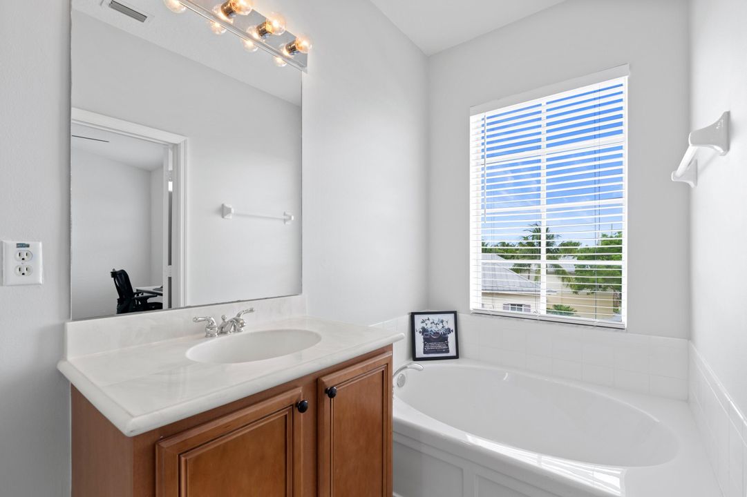 For Sale: $495,000 (2 beds, 2 baths, 1597 Square Feet)