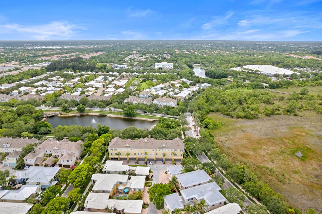 For Sale: $495,000 (2 beds, 2 baths, 1597 Square Feet)