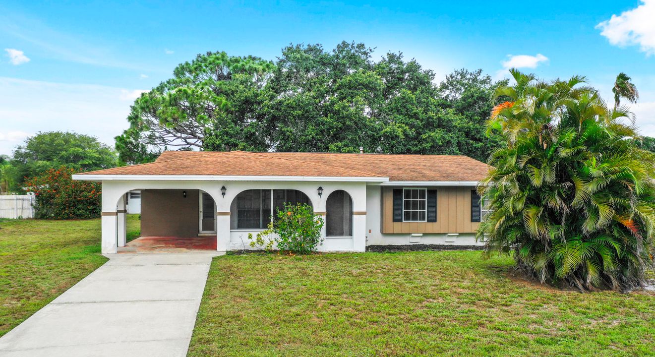 Active With Contract: $295,000 (3 beds, 2 baths, 1166 Square Feet)