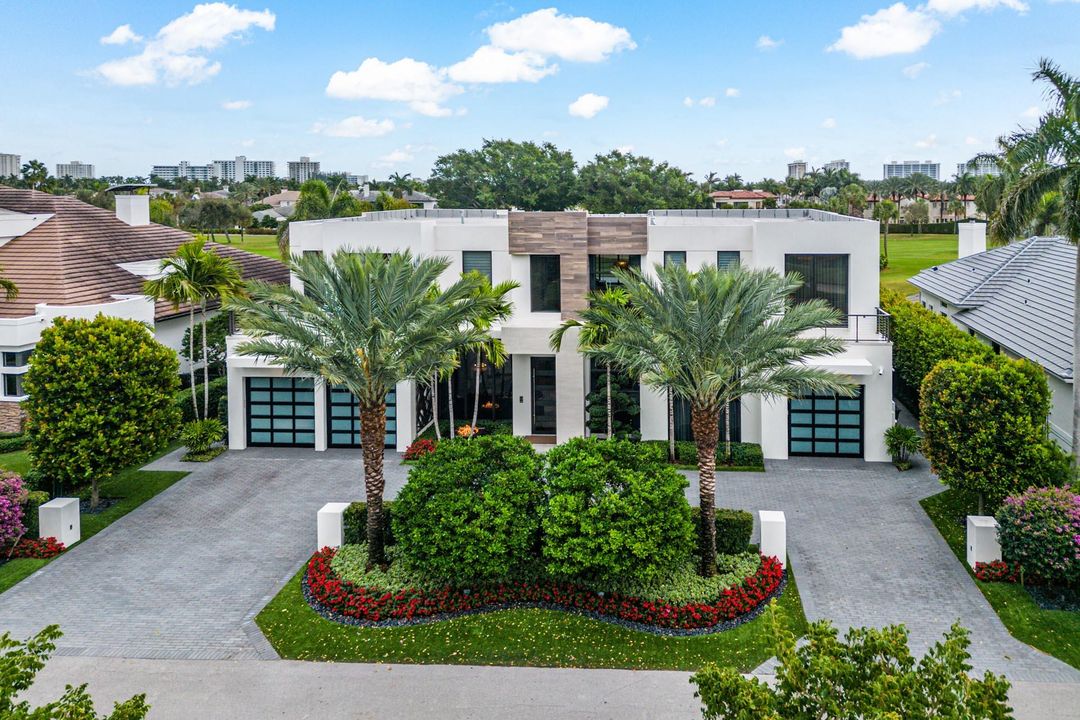 Active With Contract: $10,750,000 (4 beds, 5 baths, 6789 Square Feet)