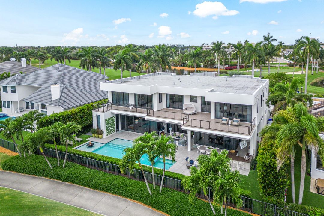 Active With Contract: $10,750,000 (4 beds, 5 baths, 6789 Square Feet)