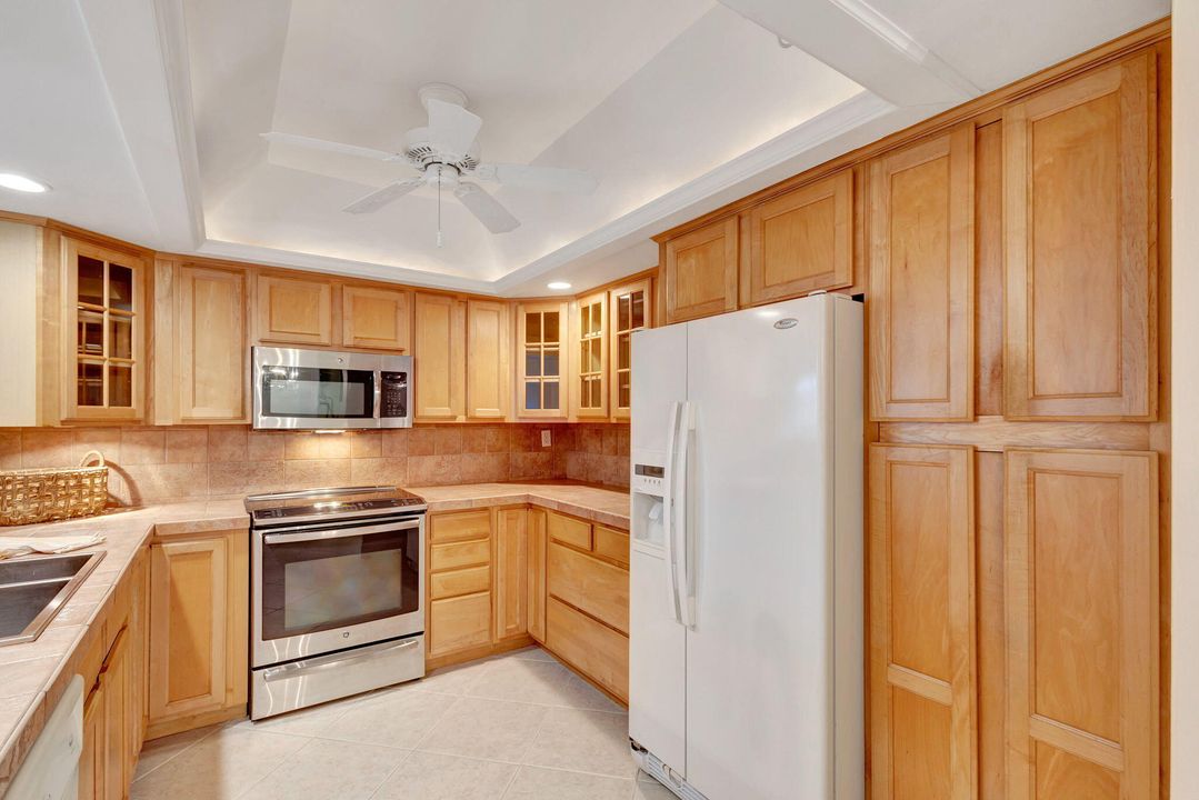 For Sale: $749,000 (2 beds, 2 baths, 1590 Square Feet)