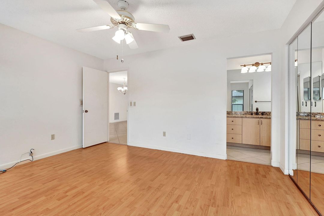 For Sale: $325,000 (2 beds, 2 baths, 1611 Square Feet)