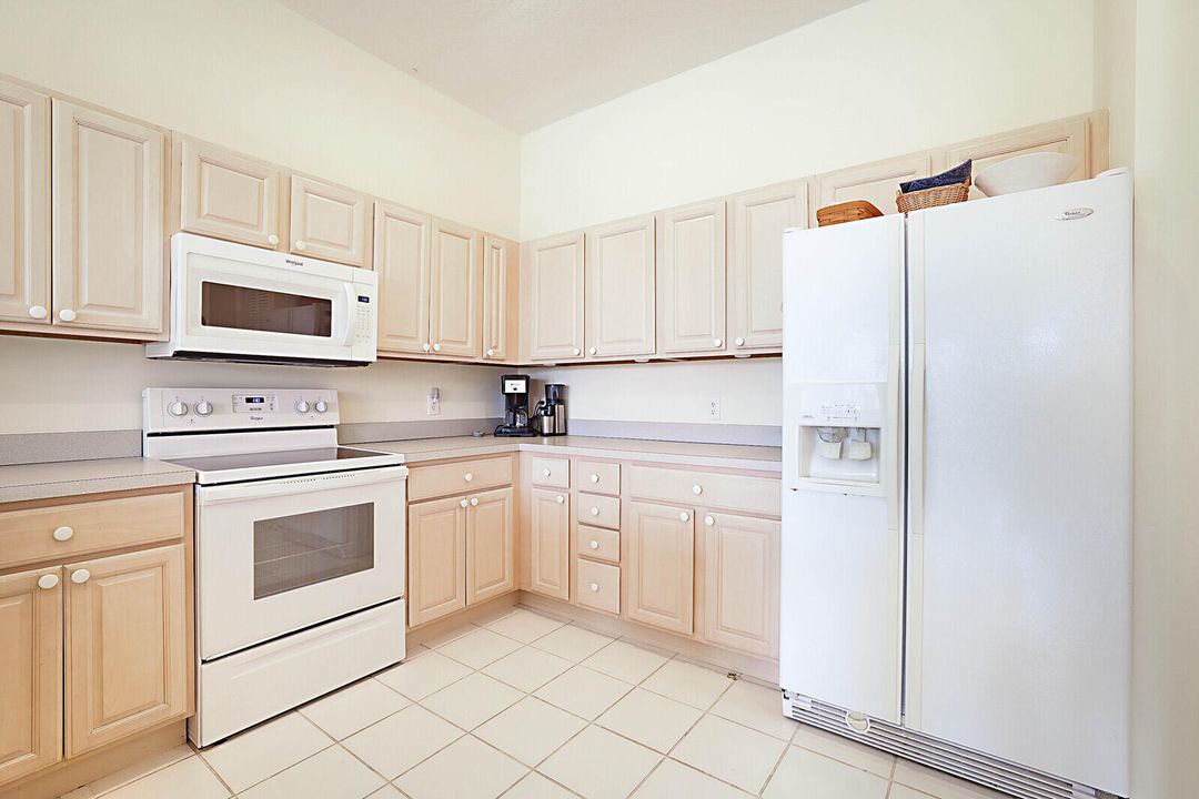For Sale: $450,000 (2 beds, 2 baths, 1593 Square Feet)