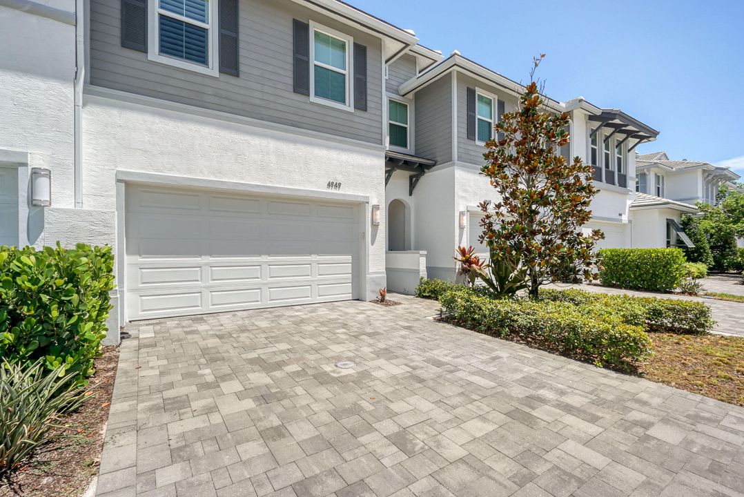 For Sale: $845,900 (3 beds, 2 baths, 2144 Square Feet)