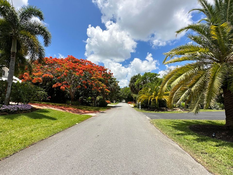 For Sale: $899,999 (2 beds, 2 baths, 2504 Square Feet)