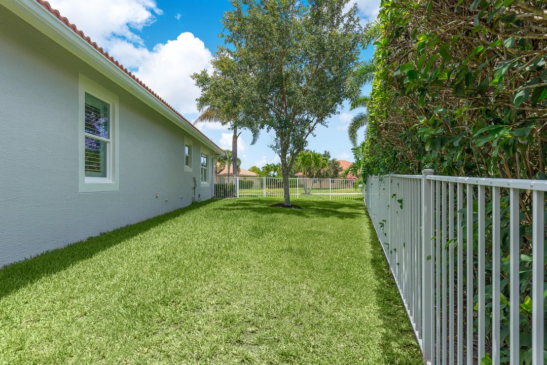 For Sale: $850,000 (4 beds, 3 baths, 2415 Square Feet)