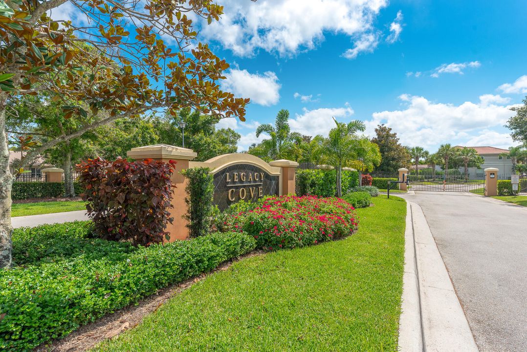 For Sale: $850,000 (4 beds, 3 baths, 2415 Square Feet)