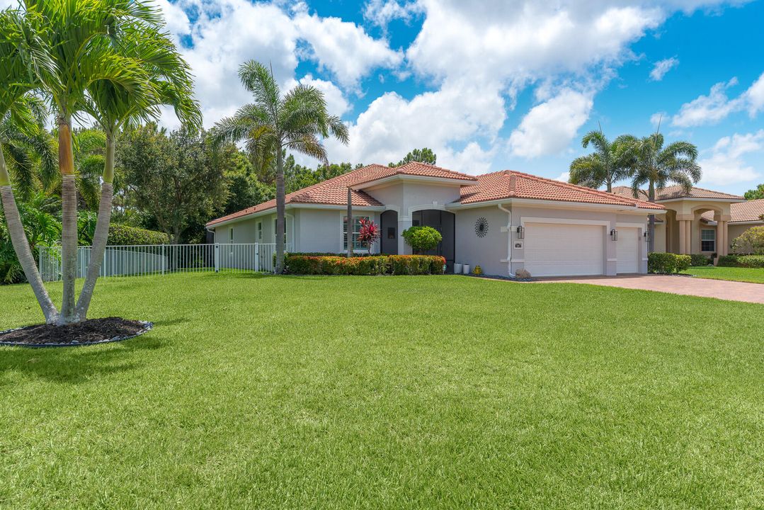 For Sale: $850,000 (4 beds, 3 baths, 2415 Square Feet)