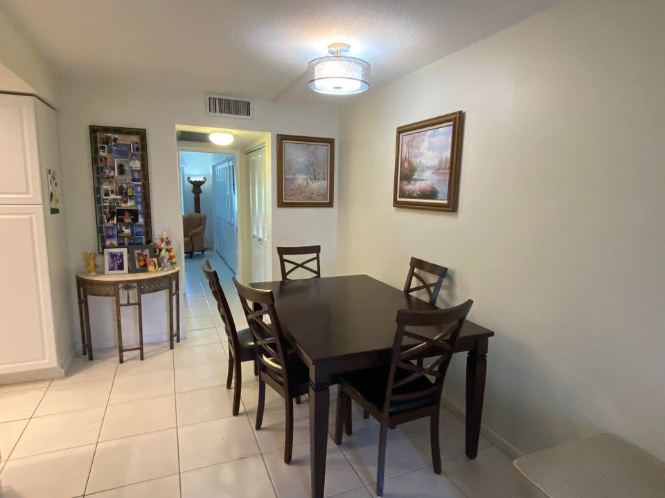 For Sale: $132,000 (1 beds, 1 baths, 738 Square Feet)