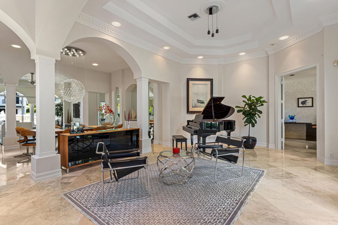 For Sale: $4,950,000 (5 beds, 5 baths, 4323 Square Feet)