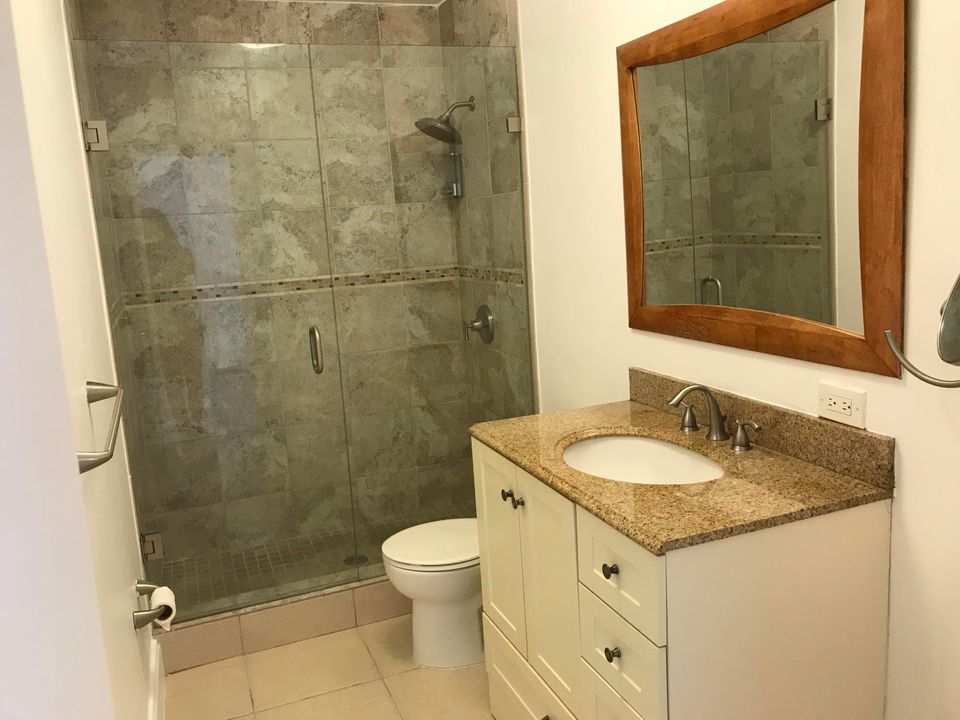 For Rent: $1,945 (1 beds, 1 baths, 600 Square Feet)