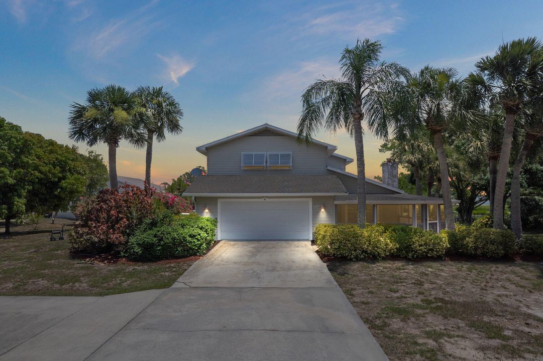 Active With Contract: $705,000 (3 beds, 3 baths, 4482 Square Feet)