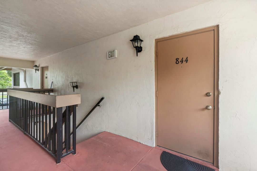 For Rent: $2,000 (2 beds, 2 baths, 936 Square Feet)