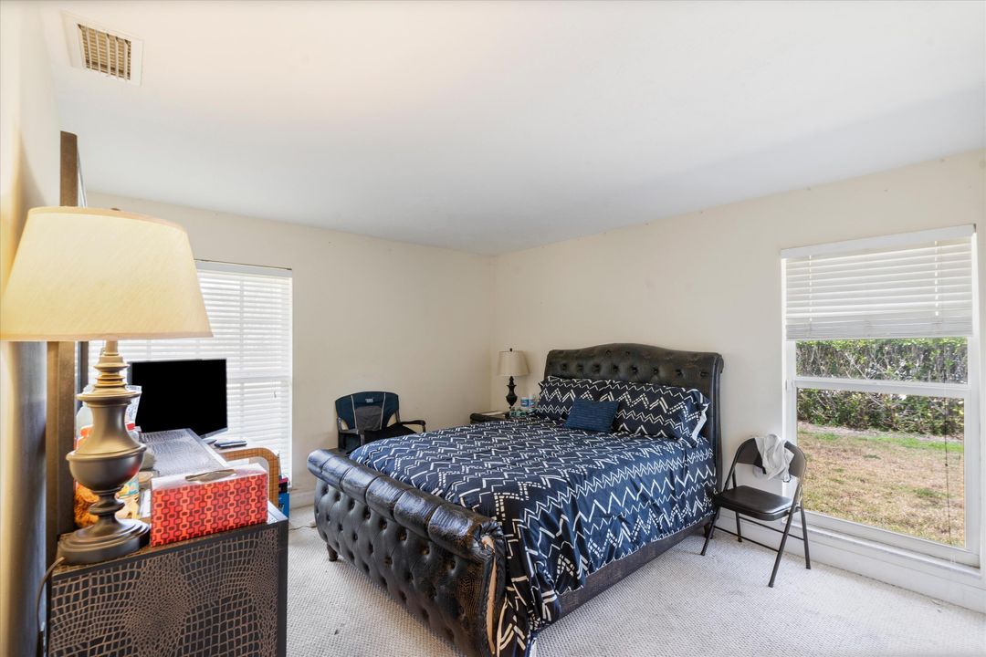 For Sale: $1,600,000 (4 beds, 2 baths, 2850 Square Feet)