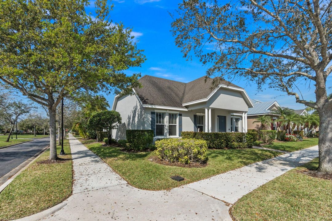 For Sale: $525,000 (3 beds, 2 baths, 2101 Square Feet)