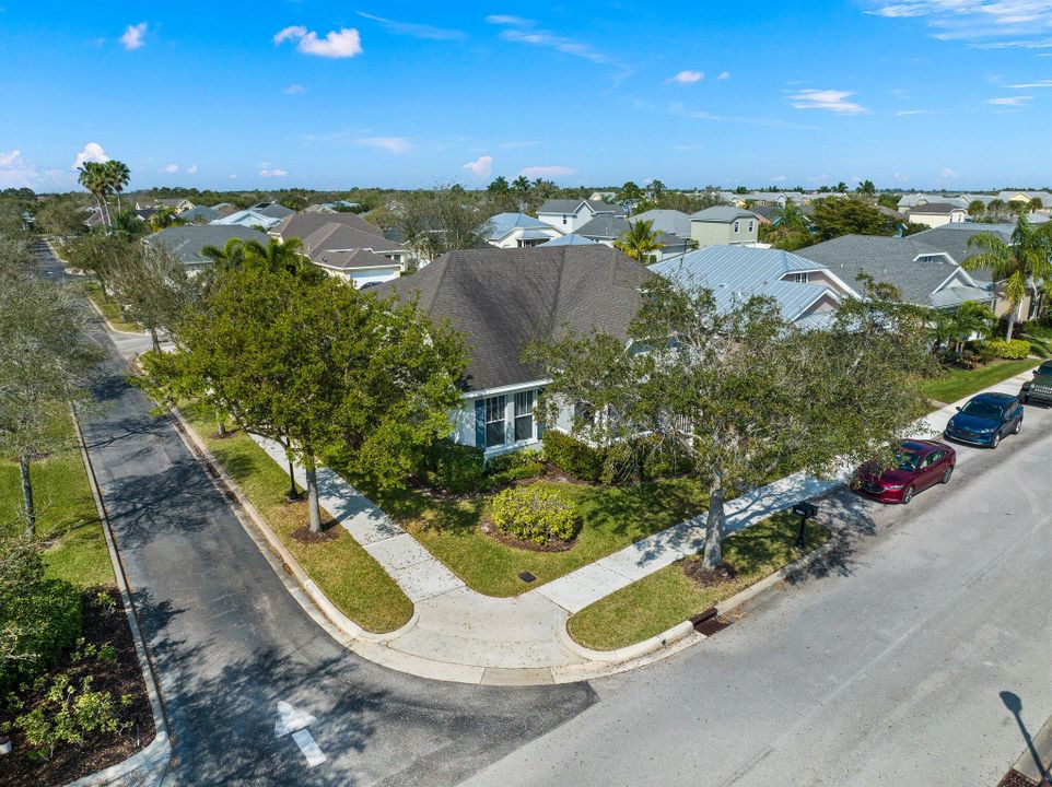 For Sale: $525,000 (3 beds, 2 baths, 2101 Square Feet)