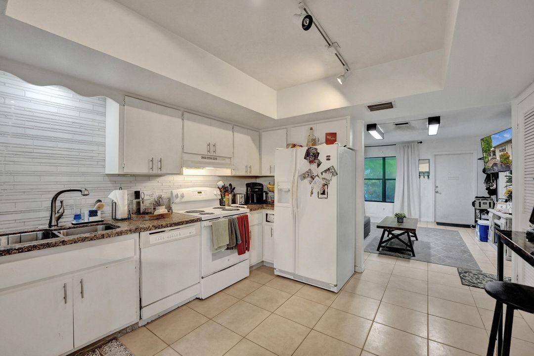 Active With Contract: $800,000 (0 beds, 0 baths, 2437 Square Feet)