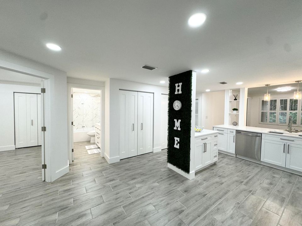 For Sale: $344,500 (2 beds, 2 baths, 1125 Square Feet)