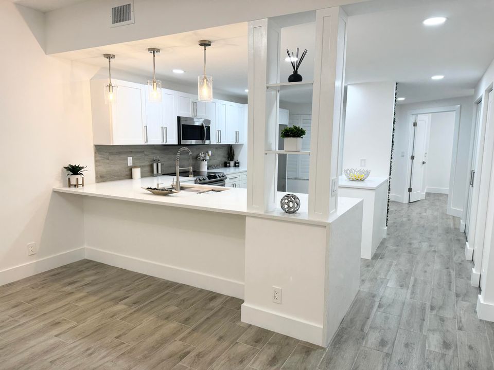 For Sale: $344,500 (2 beds, 2 baths, 1125 Square Feet)