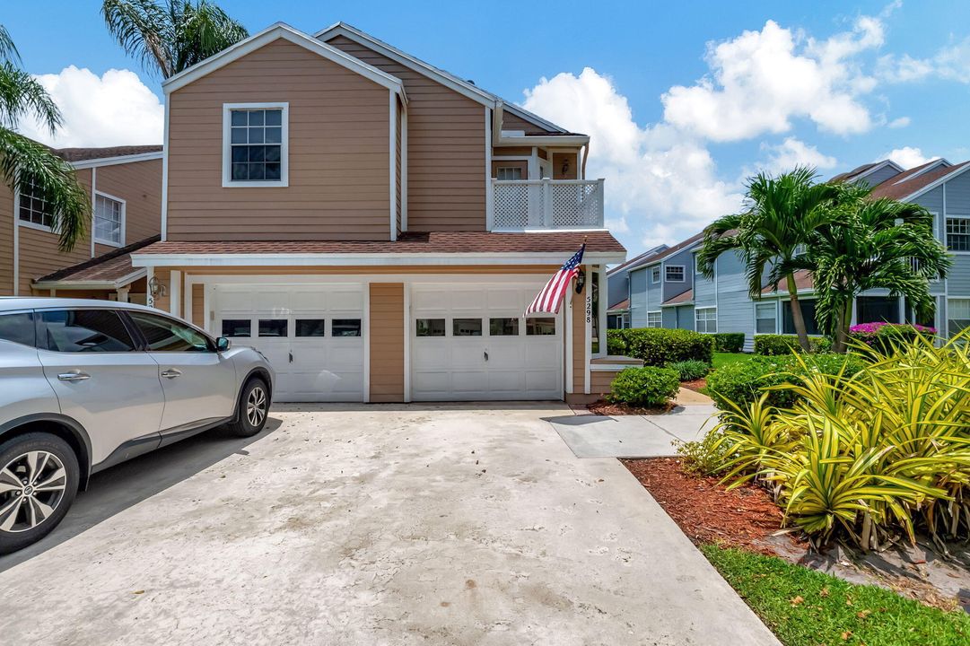 For Sale: $465,000 (3 beds, 2 baths, 1275 Square Feet)