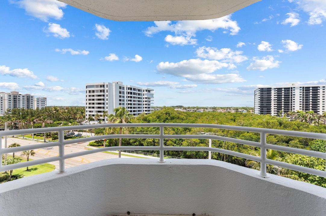 For Sale: $1,700,000 (3 beds, 3 baths, 2027 Square Feet)