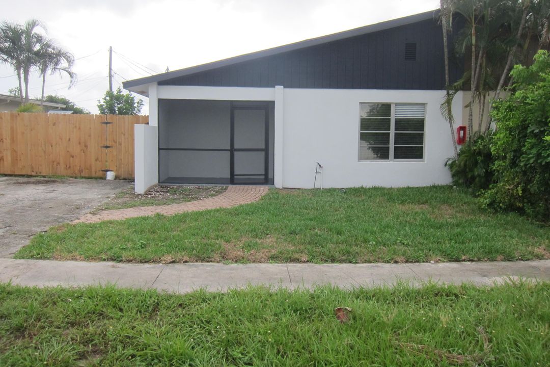 For Sale: $320,000 (2 beds, 2 baths, 1284 Square Feet)