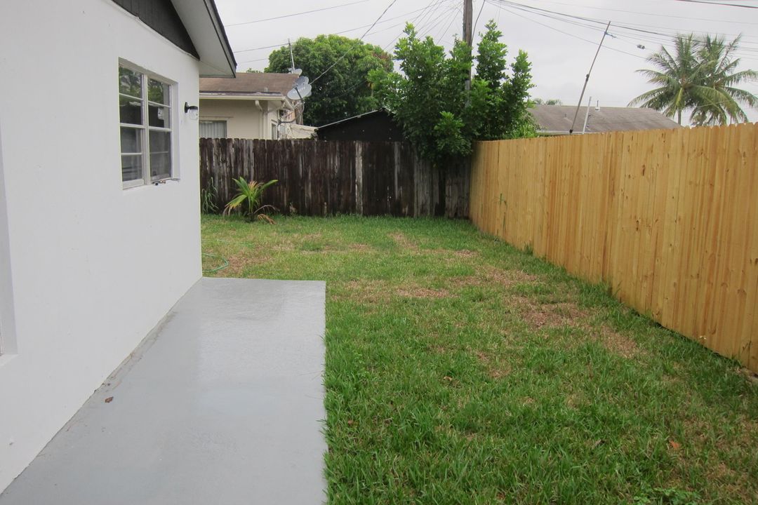 For Sale: $320,000 (2 beds, 2 baths, 1284 Square Feet)