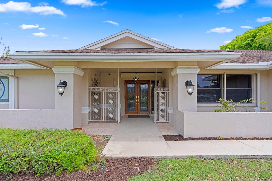 For Sale: $799,000 (4 beds, 2 baths, 2748 Square Feet)